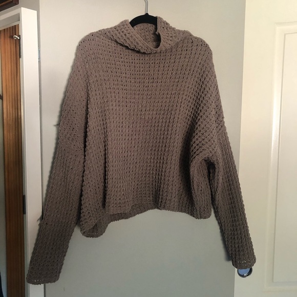 Urban Outfitters Sweaters - URBAN OUTFITTERS ☁️ open knit turtleneck